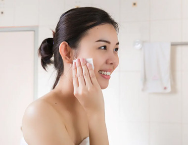 洗脸后的护肤步骤 洗完脸后的正确护肤步骤